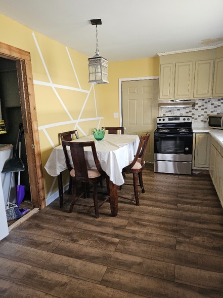 Building Photo - 1783 Love Town Rd