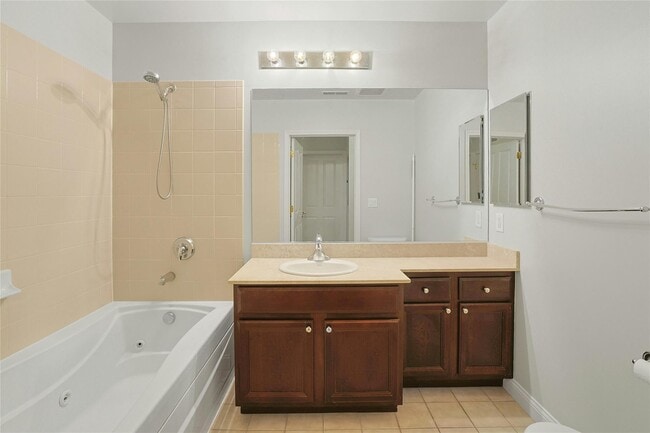 Building Photo - 3216 Leeward Dr