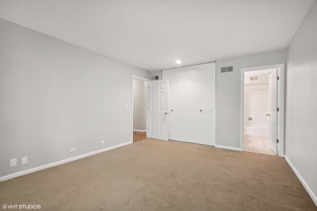 Building Photo - 520 Shorely Dr