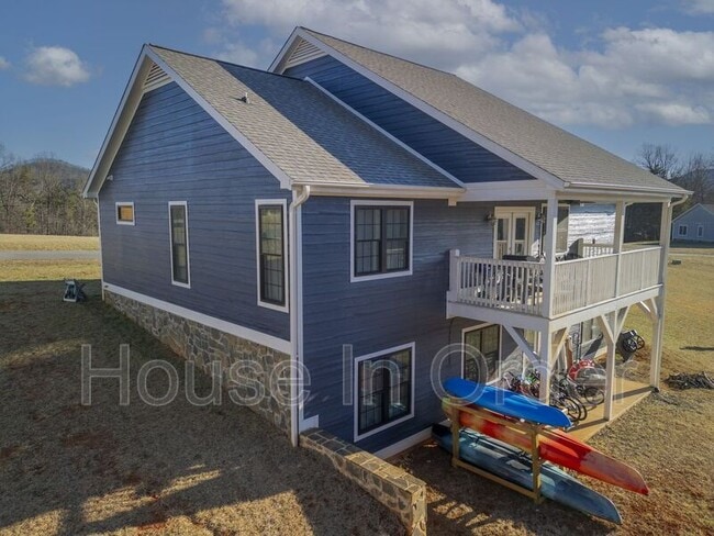 Primary Photo - 118 Grace Ests Dr