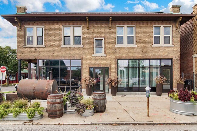 Building Photo - 3723-3725 S. Kingshighway