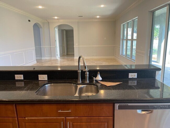 Building Photo - 9326 Plantation Estates Dr