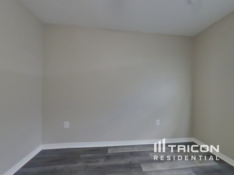 Building Photo - 25346 Palisade Rd