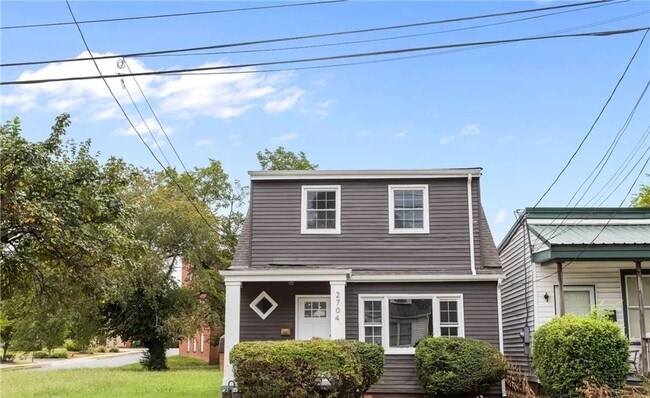 Building Photo - Newly Renovated 4 Bedroom, 2 Full Bath Home, Available Immediately!