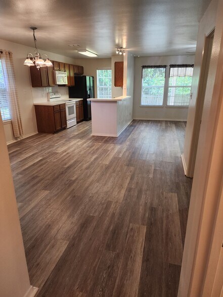 Building Photo - 1141 Woodlands Park Dr