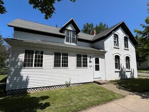 Building Photo - 4 Bed 2 Bath Single Family Home in Wausau