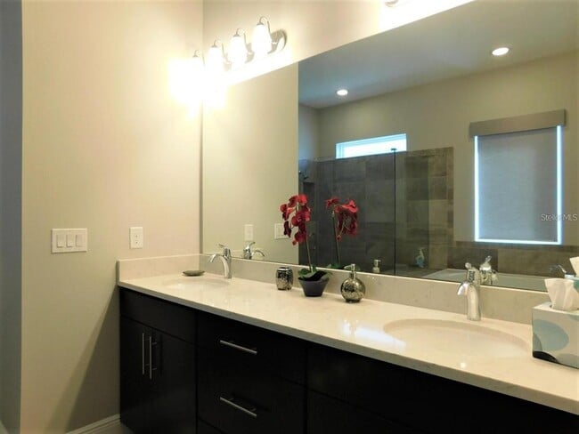 Building Photo - 15532 Sweet Orange Ave