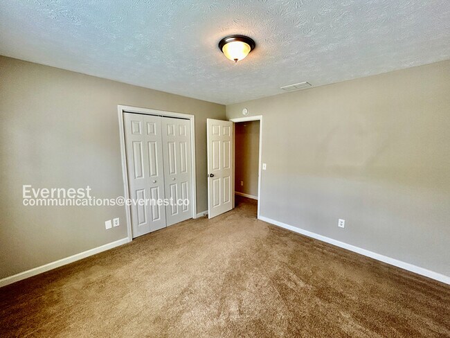 Building Photo - Limited Time Special Offer / Spacious 4 Bedroom Home in Suwanee / Large Yard / Pet Friendly