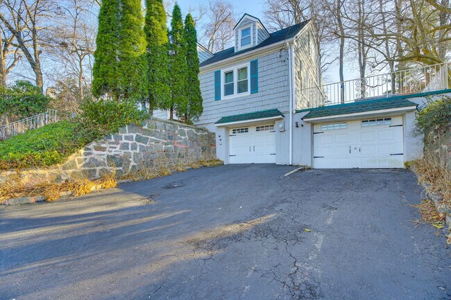 Building Photo - 199 S Rd