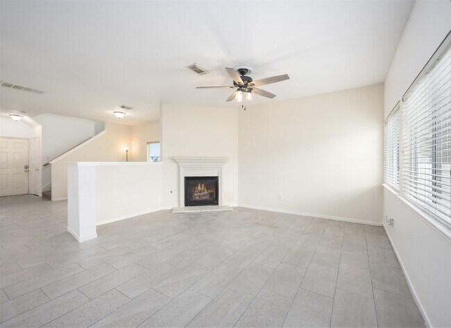 Building Photo - 20827 Settlers Lake Cir N