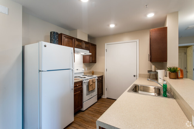 Two Bedroom One Bathroom - Model - Woodfield Commons