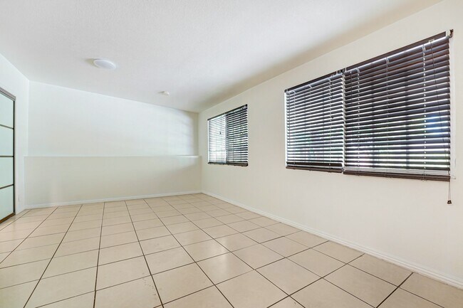 Building Photo - 14323 Califa St