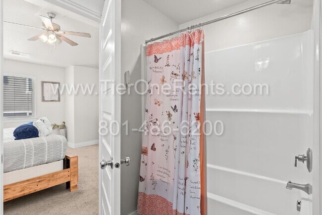 Building Photo - NO DEPOSIT option available for qualified ...
