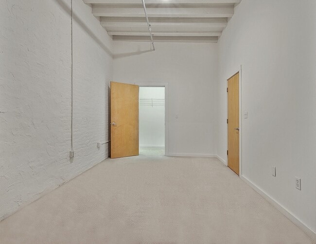 Building Photo - 107 South St