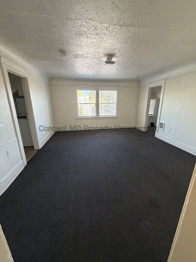 Building Photo - 803 Magnolia Ave