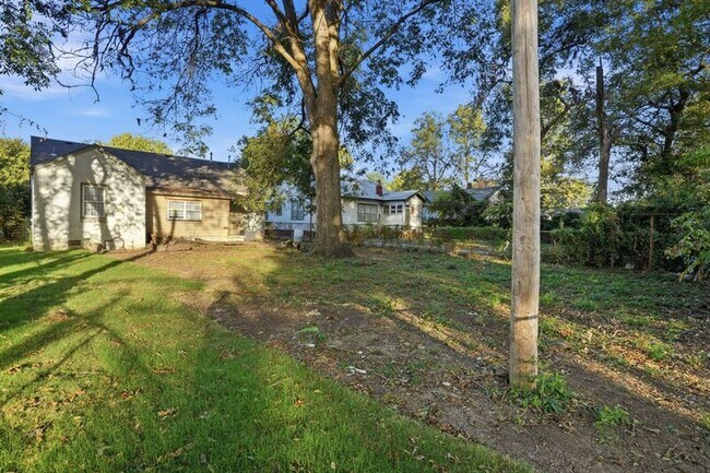 Building Photo - 1539 N Denver Ave