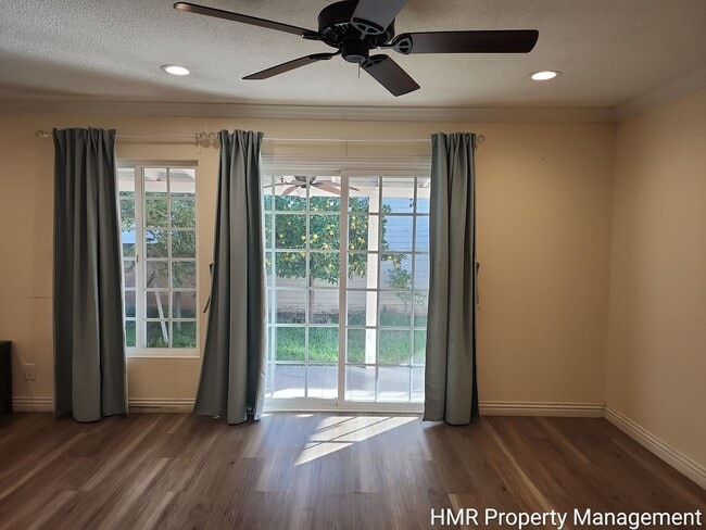 Building Photo - MOVE IN SPECIAL - Charming Single-Story Home