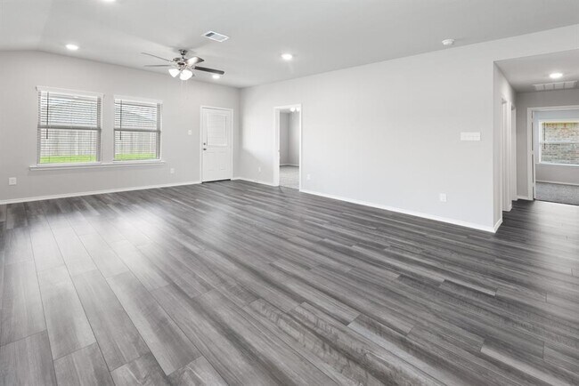 Building Photo - 2517 River Wy Dr