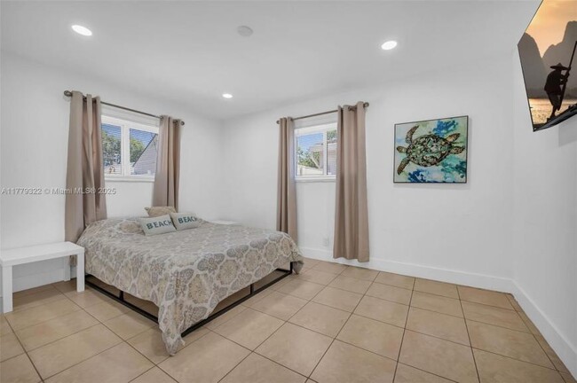 Building Photo - 2 bedroom in Dania Beach FL 33004