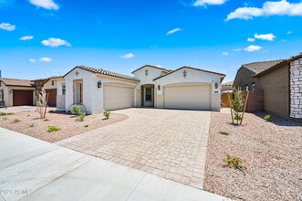 Building Photo - 8725 W Wagon Wheel Dr