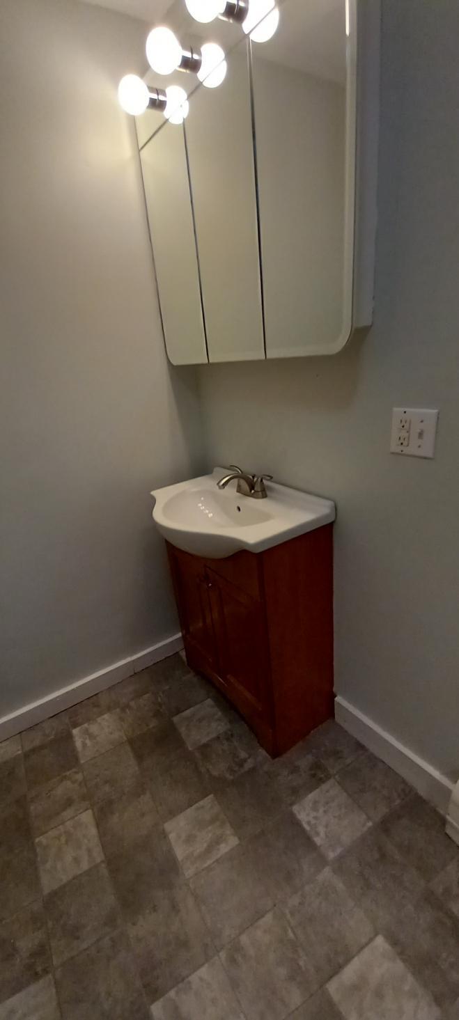 Building Photo - 816 3rd Ave