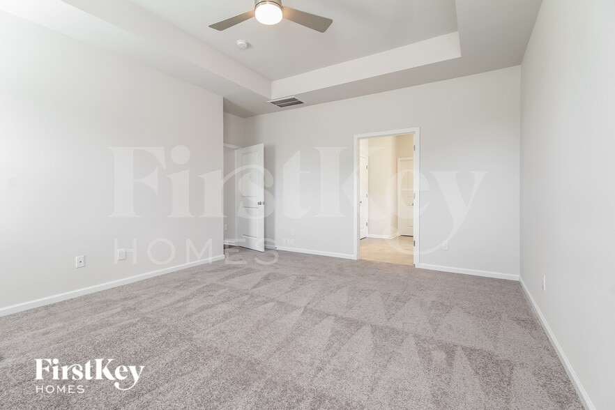 Building Photo - 425 Yoshino Cherry Dr