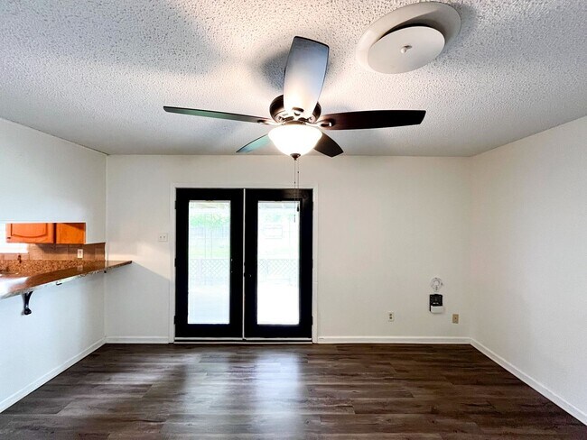 Building Photo - Available Now!!!! Gorgeous 3 bedroom, 2 bath, 2 car garage home. Beautiful wood look flooring. Sp...