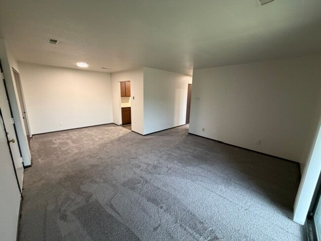 Building Photo - 305 W Locust St