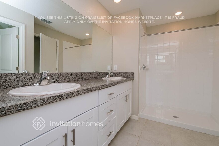 Building Photo - 11181 Riley Pines Cir