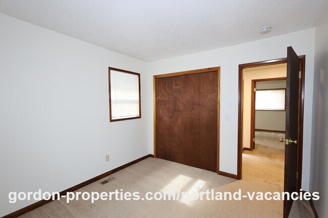 Building Photo - NE 94th Ave - Vintage Montavilla 2 bedroom house