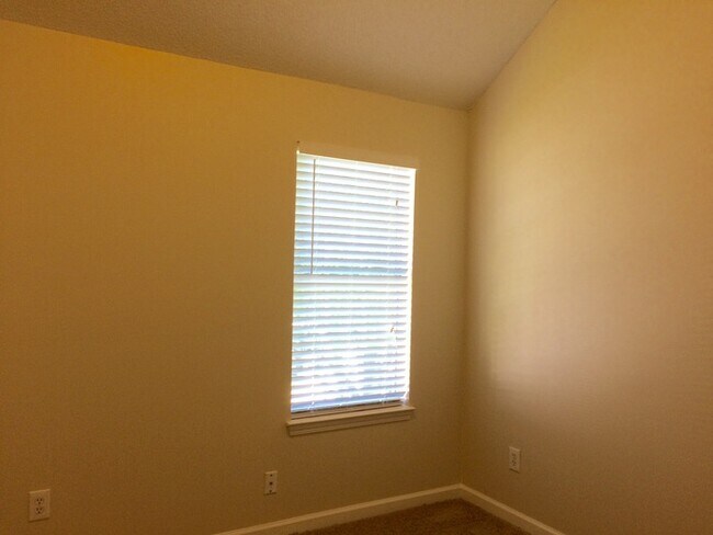 Building Photo - 713 Asbury Way