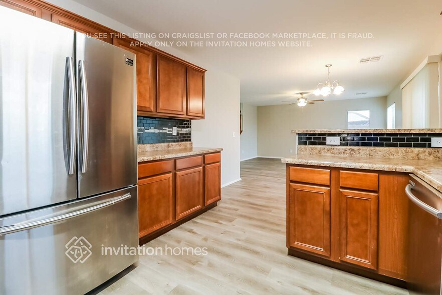Building Photo - 16527 W Maricopa St