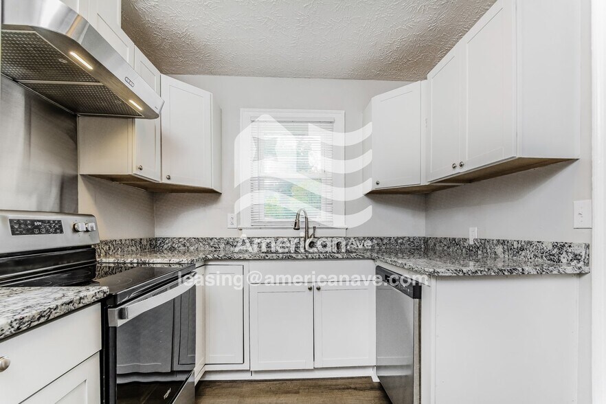 Building Photo - 107 Kensington Cir