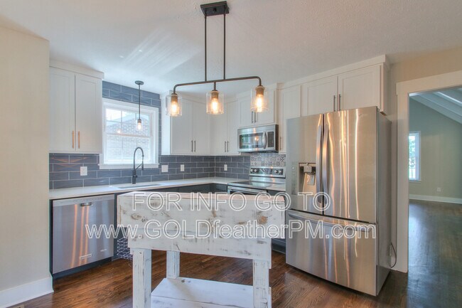 Building Photo - 3025 Blackwood Dr