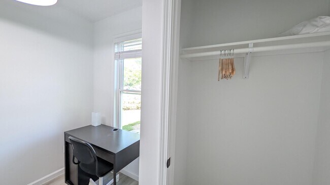 Building Photo - 150 Nightingale Ave