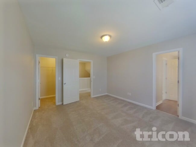 Building Photo - 318 Cavalier Ln