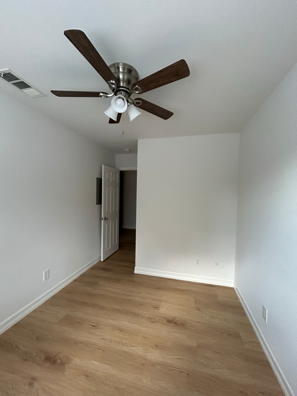 Building Photo - 10154 McClemont Ave