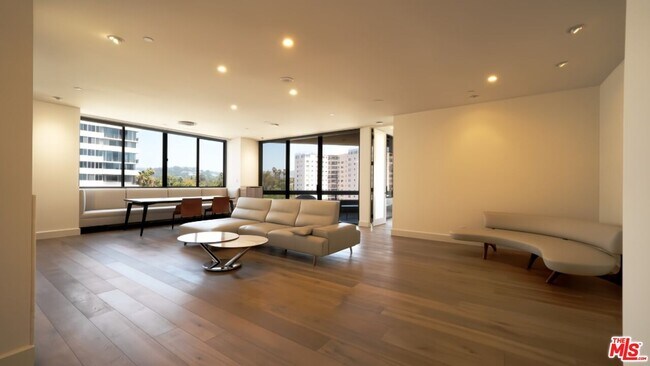 Building Photo - 10430 Wilshire Blvd
