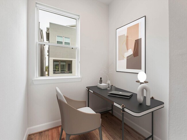 Building Photo - 2727 Clinton Dr