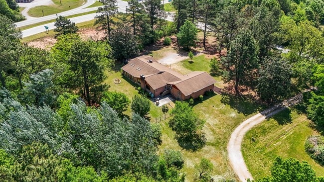 Building Photo - Large 4-Bed Brick Rancher with 2-Car Attached Garage!
