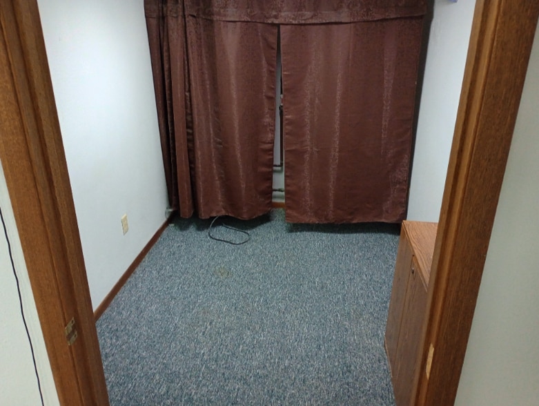 Building Photo - 308 8th Ave SE