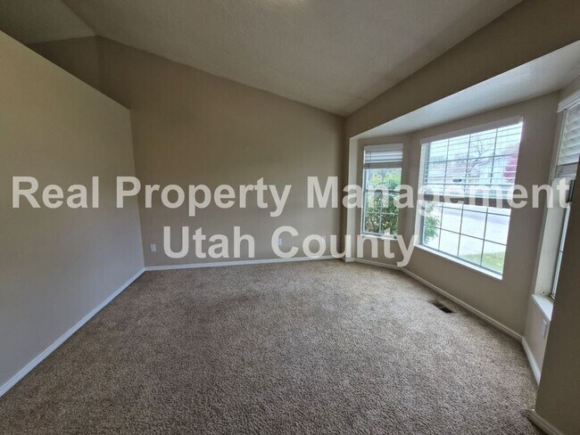 Building Photo - 510 E 300 S