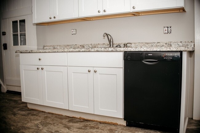 Building Photo - 145 Race St