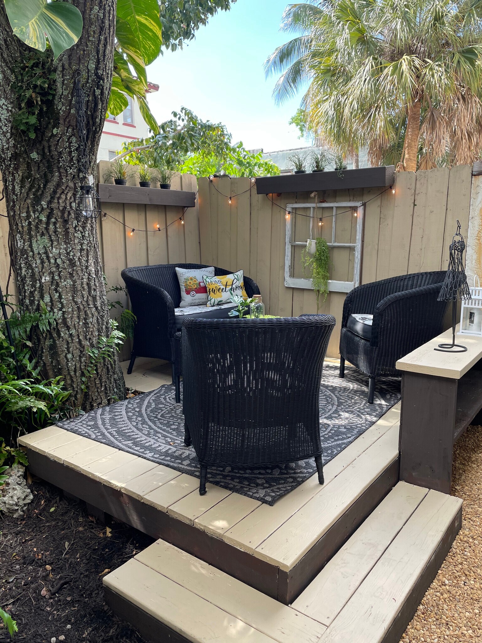 Fully furnished deck area - 810 SE 2nd St