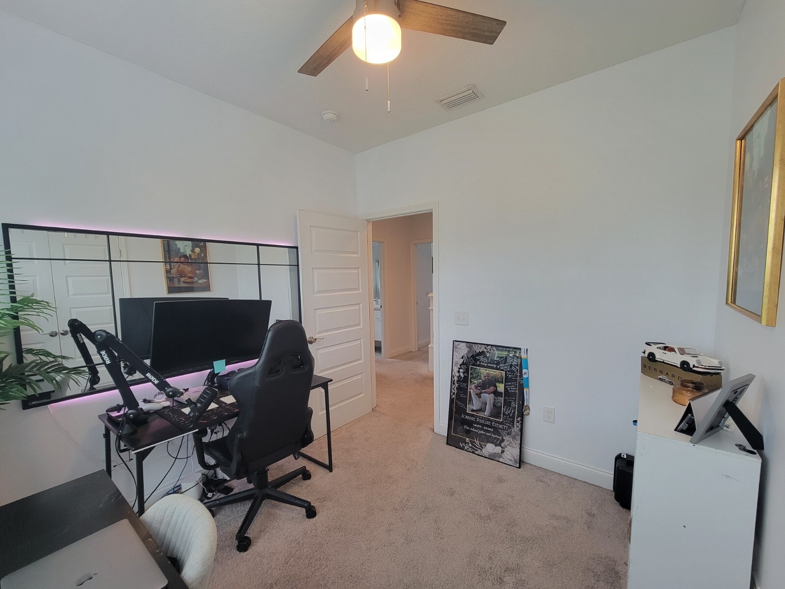 Building Photo - 652 Helen Ave