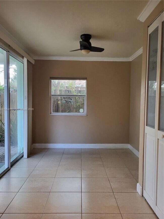 Building Photo - 30 NE 56th St