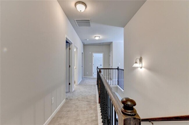 Building Photo - 3860 Grandview Manor Dr