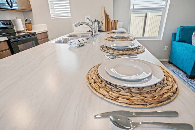 Building Photo - 11590 Maidstone St