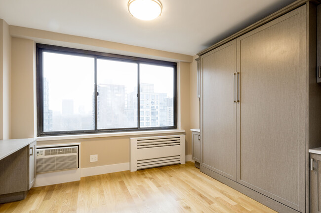 Interior Photo - 792 Columbus Avenue
