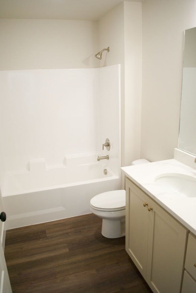 Building Photo - Brand-new 4 Bed, 2.5 Bath Townhome in Idaho Falls!